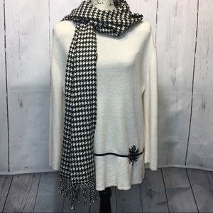 Sag Harbor Scalloped Neck/Sleeved Sweater Size Lg